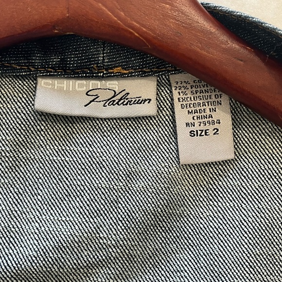 Chico's Platinum Denim Vest sz 2 boho western rodeo casual beaded gypsy Cowgirl - Picture 6 of 8